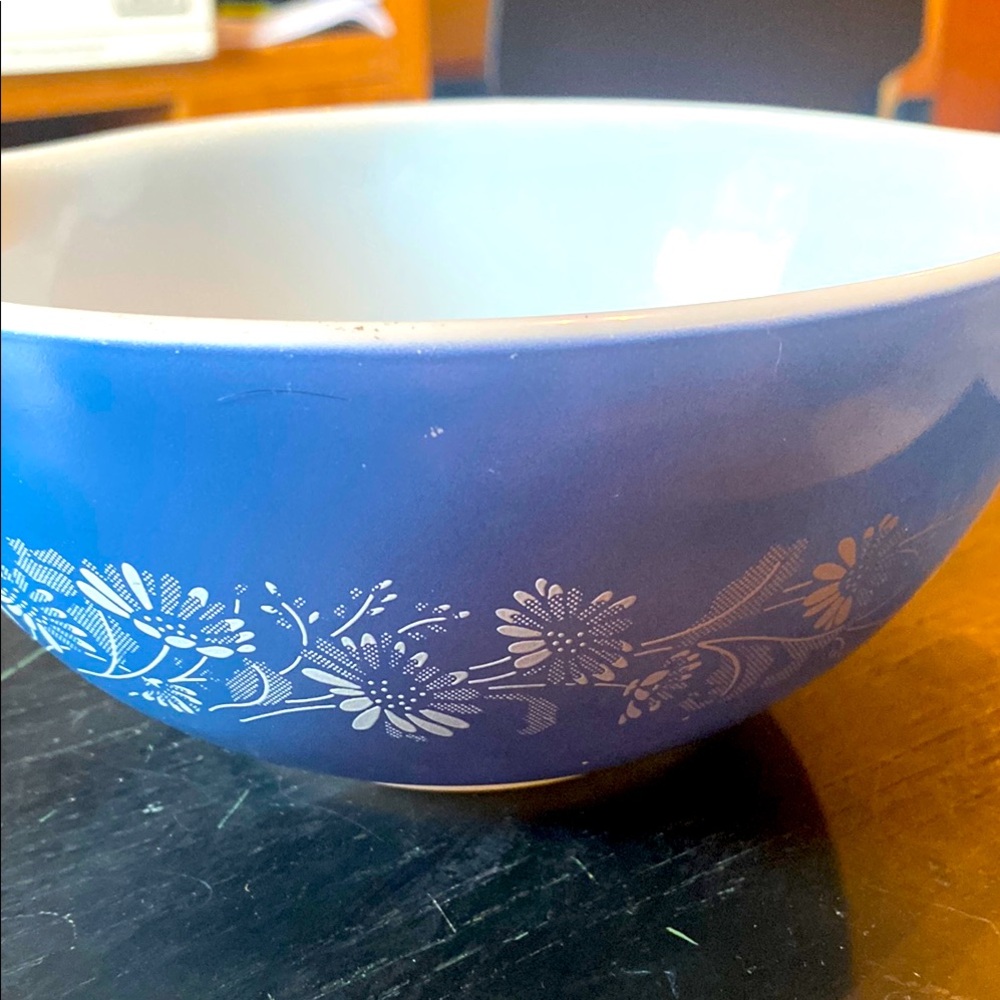 Vintage Pyrex 442 Blue and White bowl 🥣